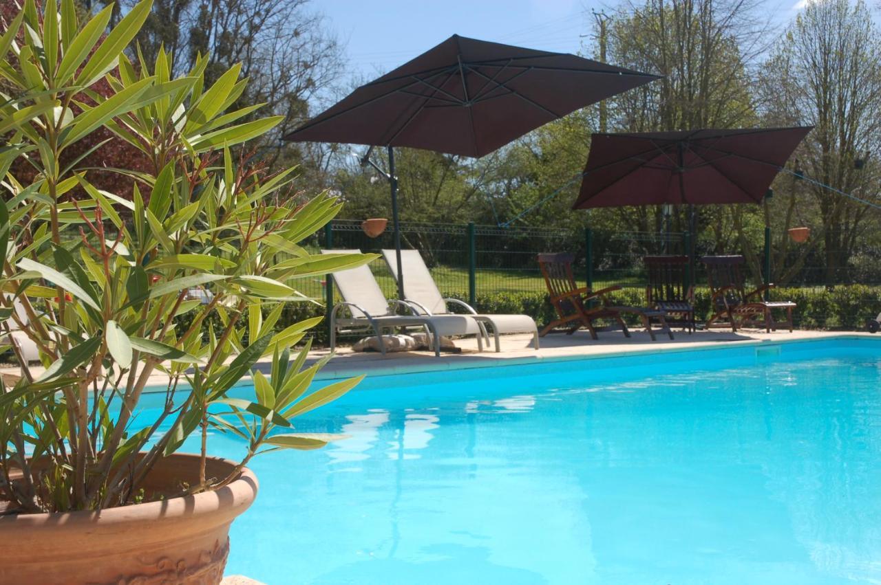 Le Logis Du Pressoir Self Catering Gites In Beautiful 18Th Century Estate In The Heart Of The Loire Valley With Heated Pool And Extensive Grounds. Les Bois-d'Anjou Bagian luar foto